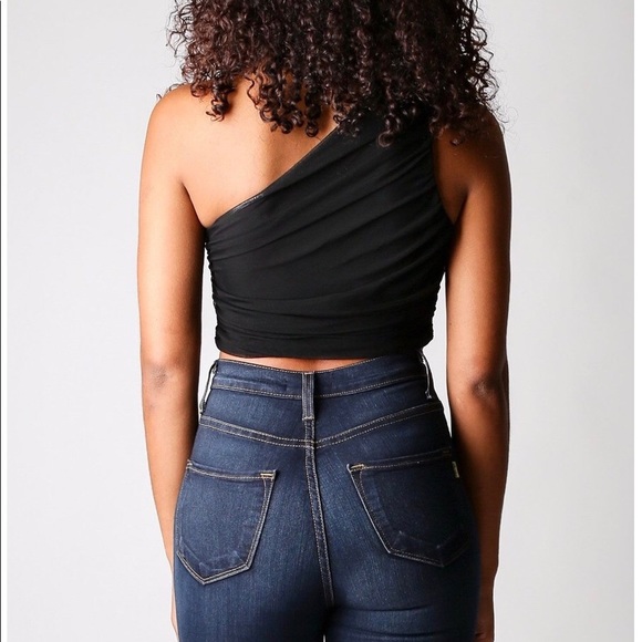 SOLD- BRAND NEW- Ruched Top - Picture 3 of 4